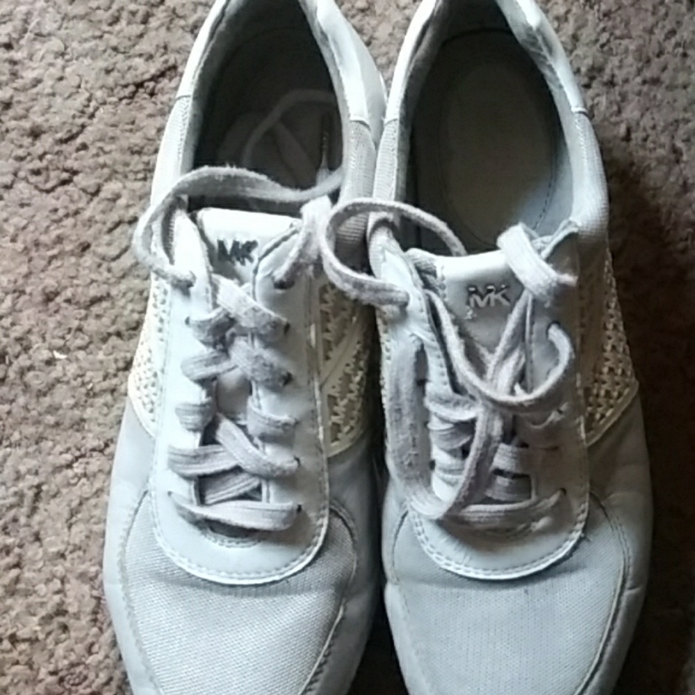 Michael Korr's shoes size 8